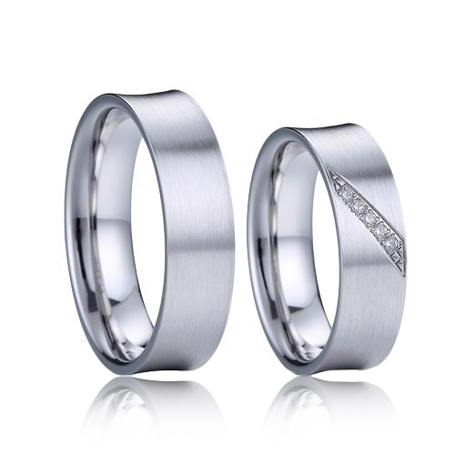 Stříbrné snubní prsteny s diamantem