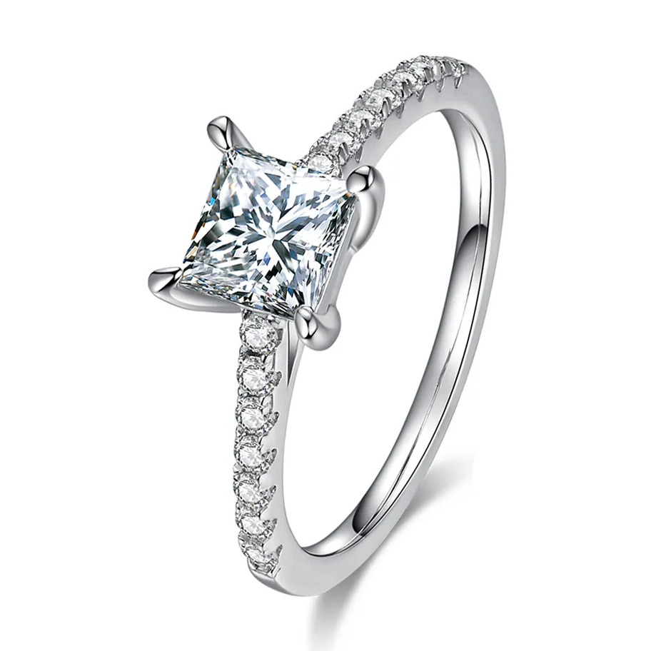 stříbrný zásnubní prsten čtvercový moissanit 