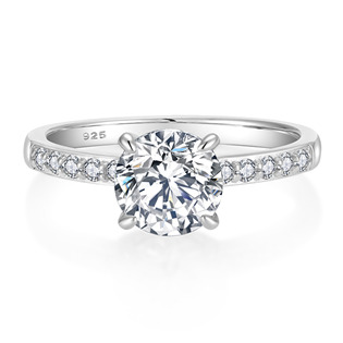 stříbrný zásnubní prsten s kulatým moissanitem 